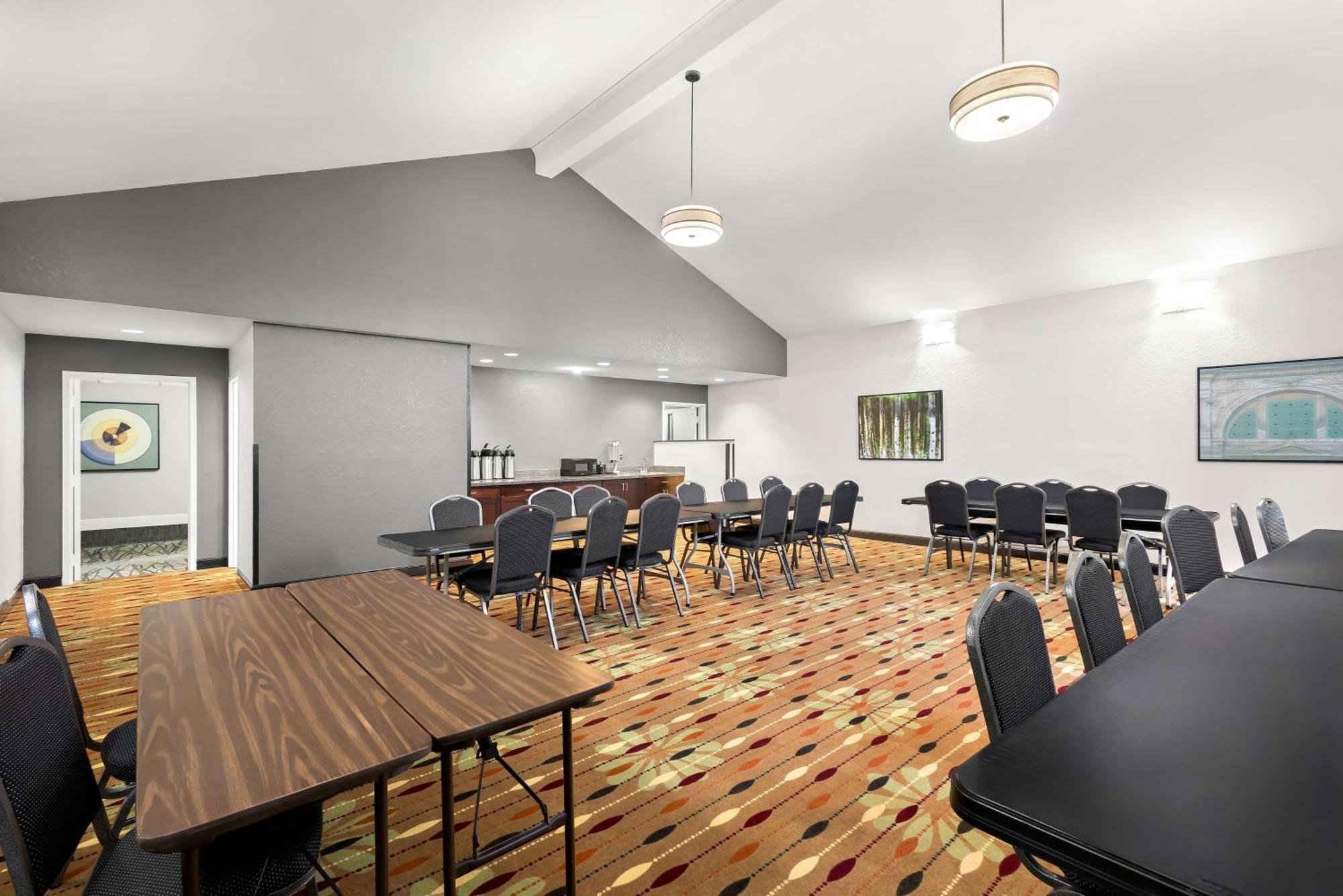 Best Western Luxbury Inn Fort Wayne Extérieur photo