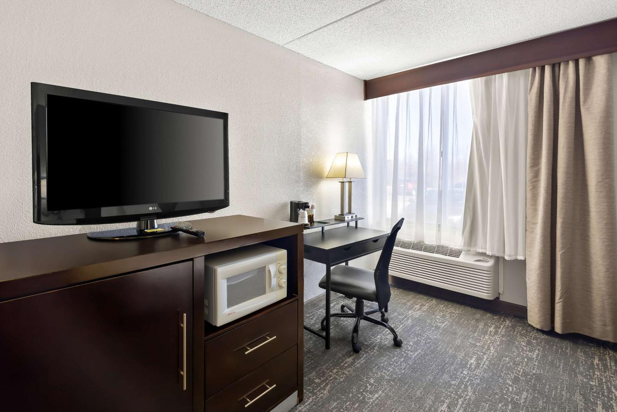 Best Western Luxbury Inn Fort Wayne Extérieur photo