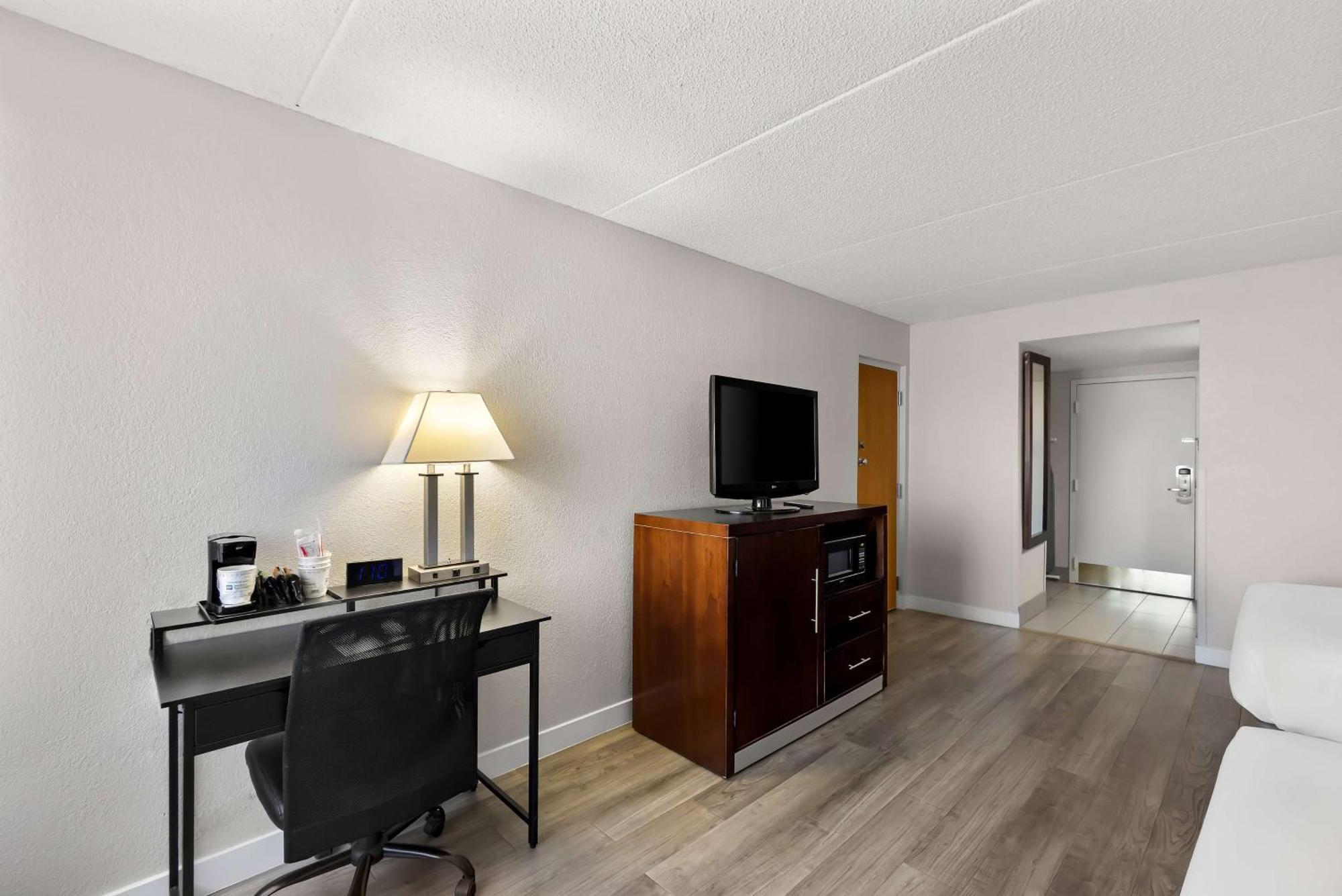 Best Western Luxbury Inn Fort Wayne Extérieur photo
